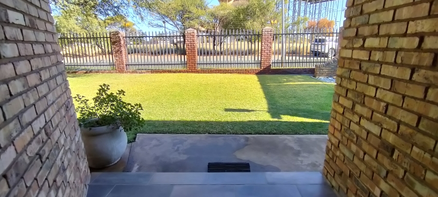 4 Bedroom Property for Sale in Jan Kempdorp Northern Cape